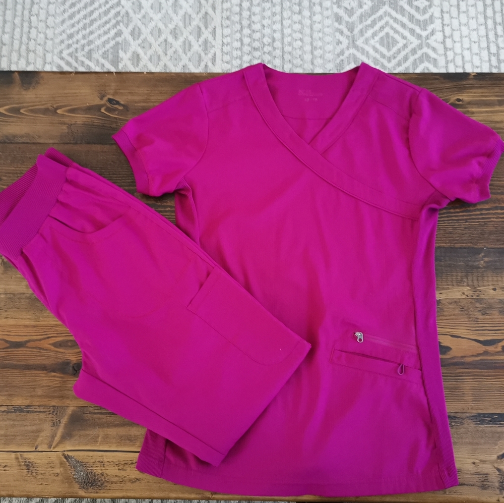 Scrub Kulture by Health Pro SET. Berry Pink